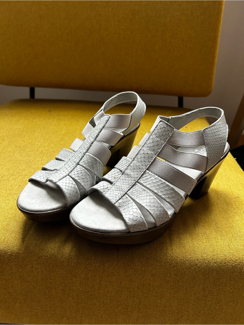 NWOT beautiful, comfortable sandals, perfect for work or play!